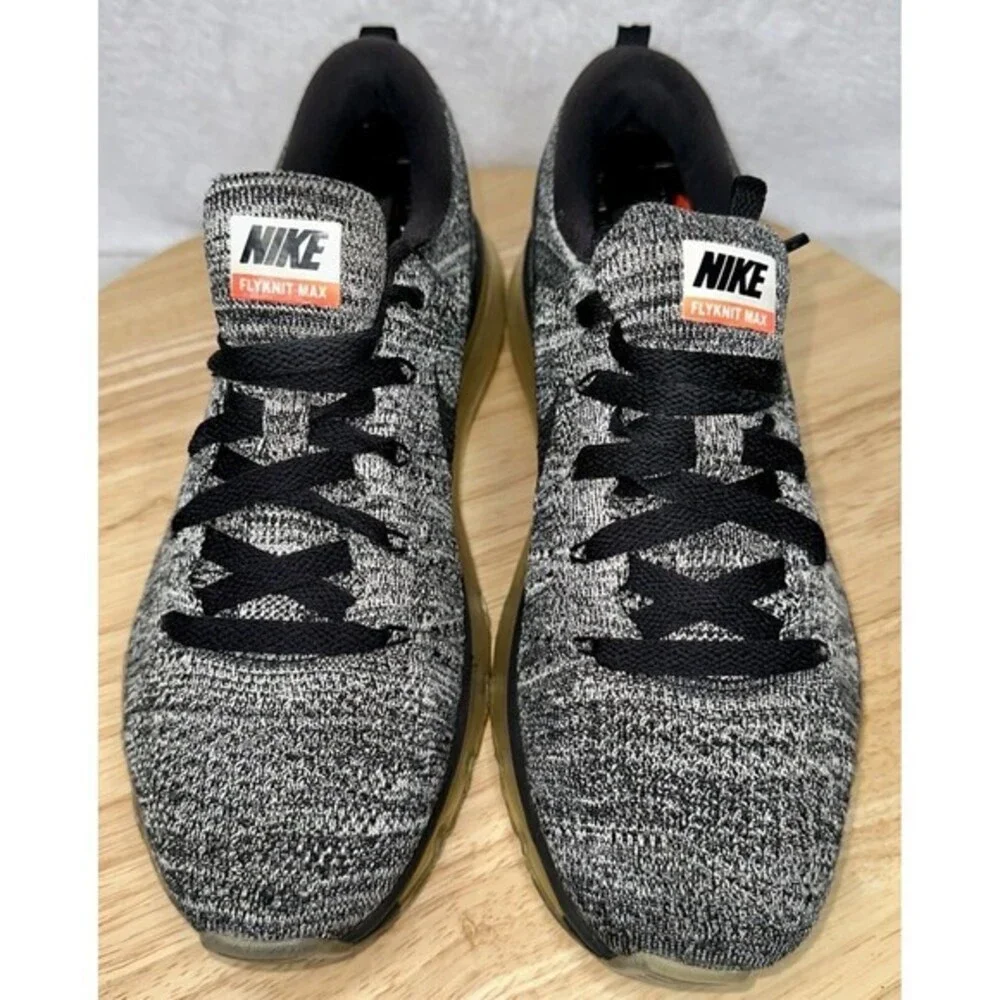 Nike Flyknit Max Oreo running shoes- 620469-105 Men’s Size 7‎